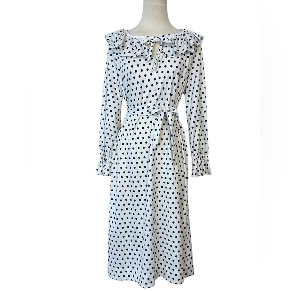 Vintage hand made Polka‎ Dot Ruffle Dress from the 60’s. Womens size medium (F2)